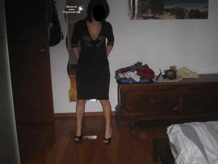 Pic #1 Wife dressed sexy Sul Letto