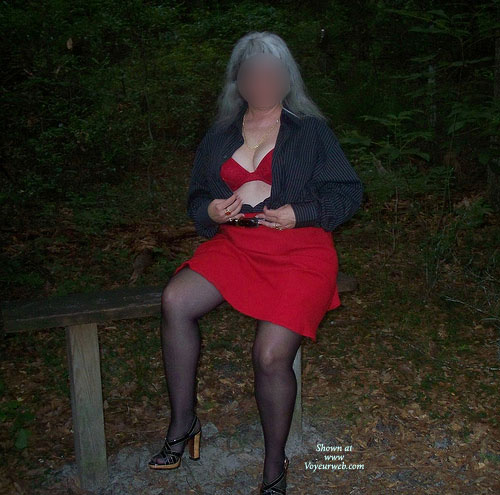 Pic #1 Topless Wife:&nbsp;*SP Awalk In The Park