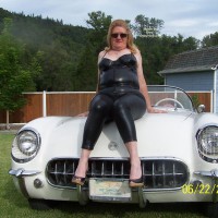Pic #1 Topless Wife:&nbsp;*SP Hot Wife Hot Car