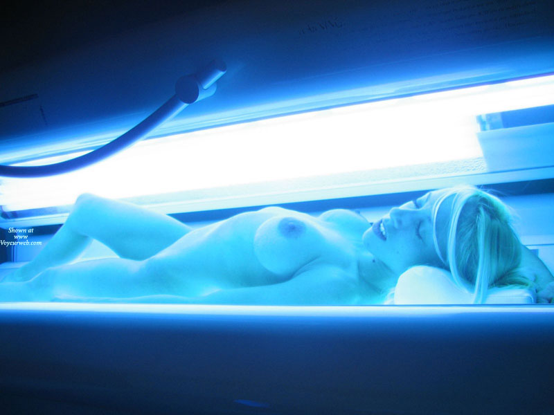 Pic #1Nude Friend Viva Le Solarium