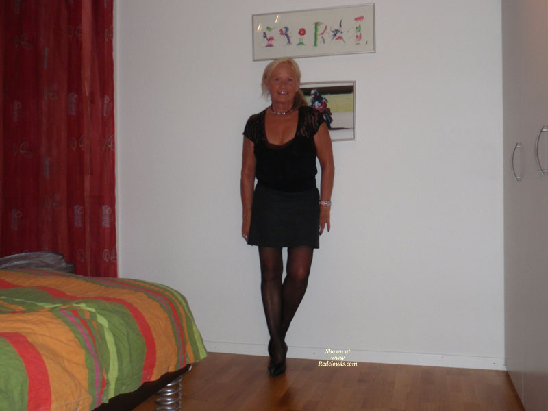 Pic #1Aunty Enjoys