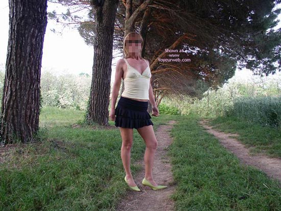 Pic #1Elen In The Field From Italy