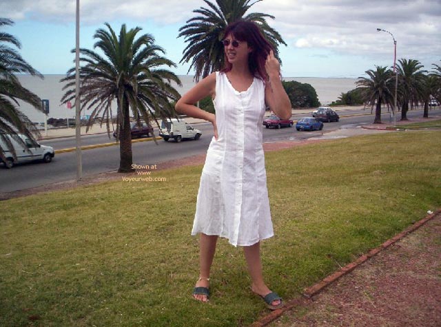 Pic #1Paola Pasea Por La Rambla