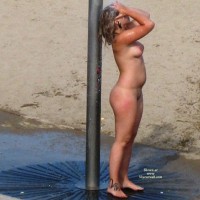 Pic #1 Beach Voyeur:&nbsp;Nude Blonde Showering