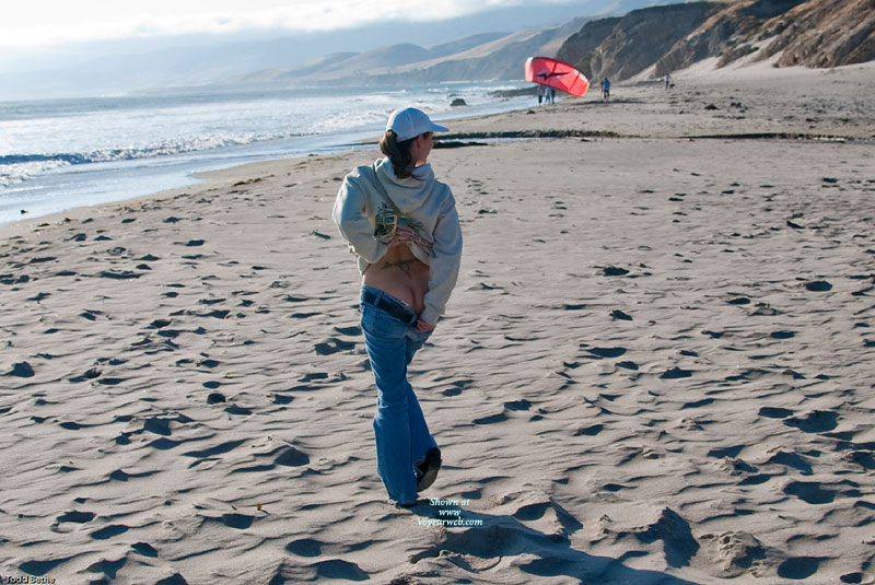 Pic #1Nude Girlfriend:&nbsp;*SP 1st Submission - Heather At The Beach