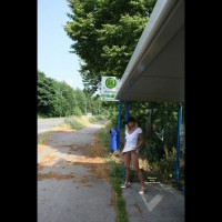 Nude Girlfriend on heels:&nbsp;Tina At The Bus Stop