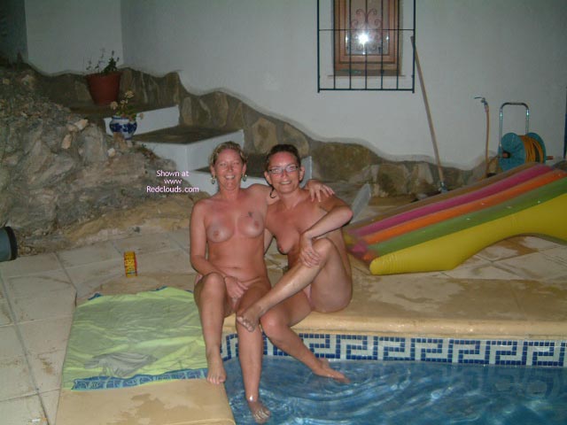 Pic #1*Gg Dip In The Pool