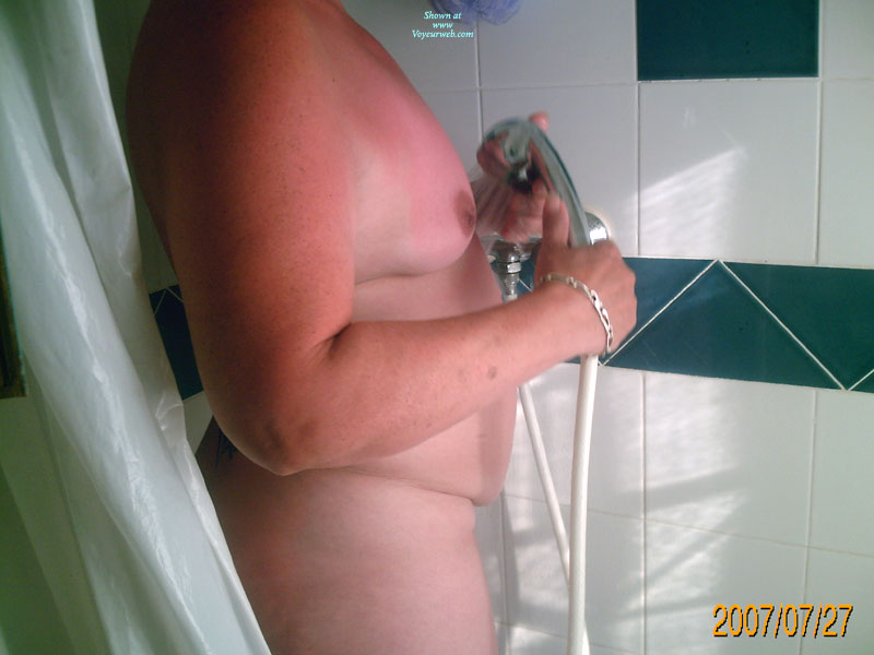 Pic #1 Nude Me Shower