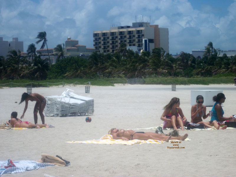 Pic #1Beach Voyeur:&nbsp;Breasts Of South Beach