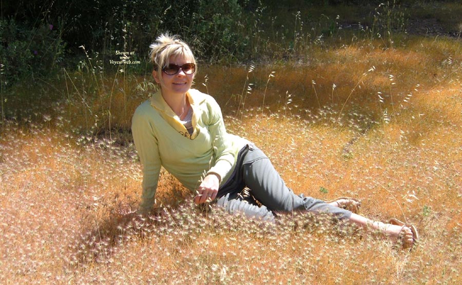 Pic #1Nude Wife FD Dressed-Naked