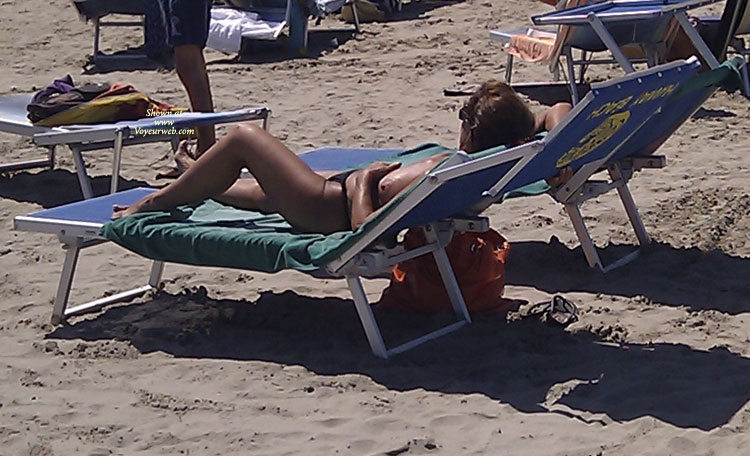 Pic #1Beach Voyeur:&nbsp;Italian Beach