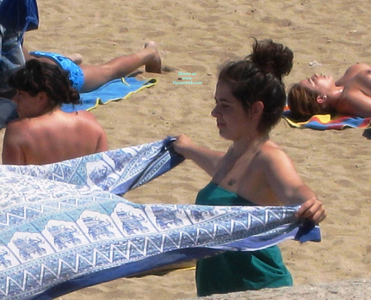 Pic #1 Beach Voyeur:&nbsp;Beach Voyeur: Gracious Movements