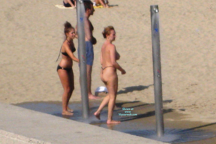Pic #1 Beach Voyeur:&nbsp;*NW Beach Voyeur: Topless Tanga Takes A Walk