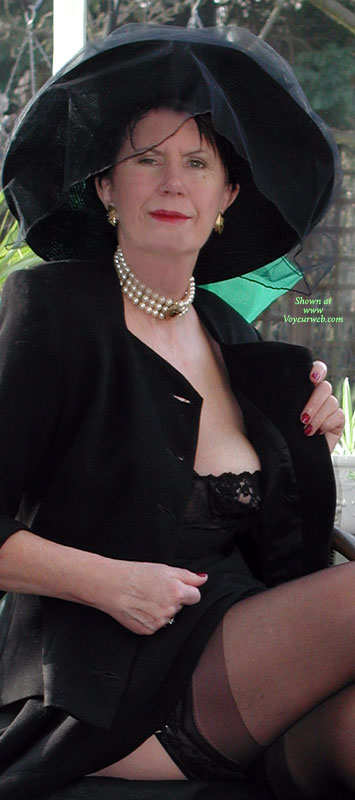 Pic #1Nude Wife FD Senior Monica's Out-takes