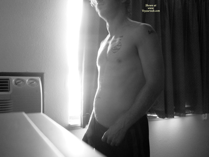 Pic #1Nude M  Morning And Night On The Road