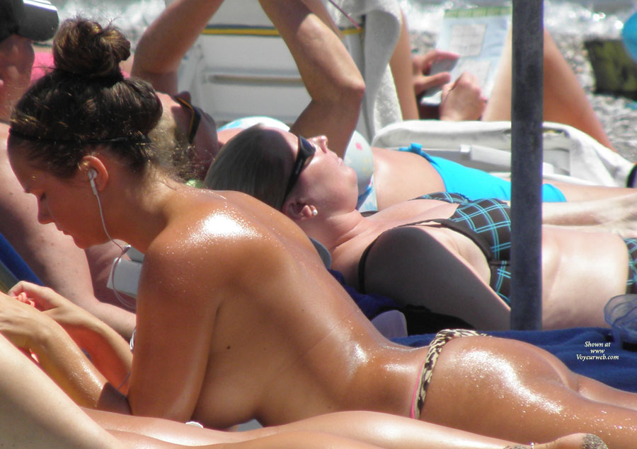 Pic #1Beach Voyeur:&nbsp;Wet Girls