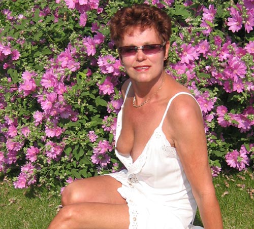 Pic #1Mature Enjoying The Summer