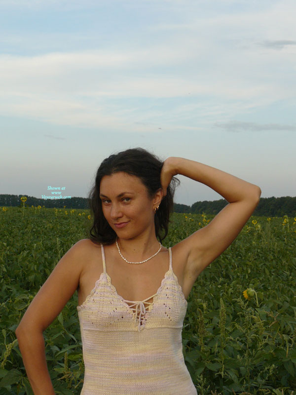 Pic #1Nude Me:&nbsp;Landy On The Evening Walks