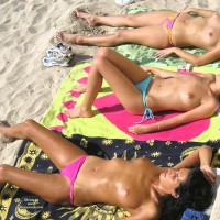 Pic #1 Beach Voyeur:&nbsp;I Love Top Less