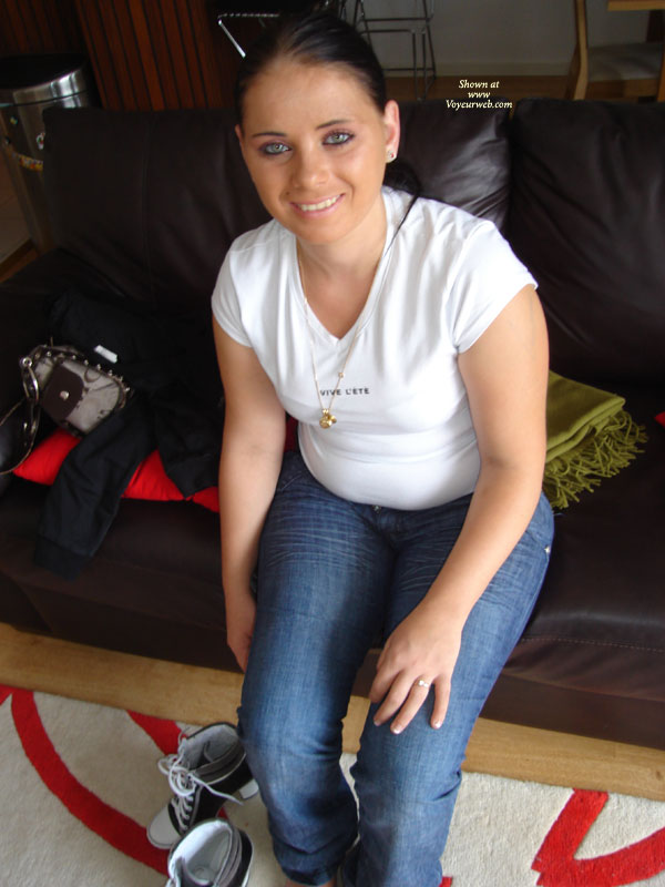 Pic #1 Nude Girlfriend Andrea At Home