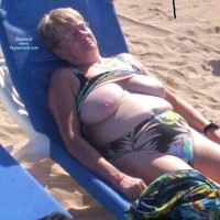 Nude Wife:&nbsp;On Vacation