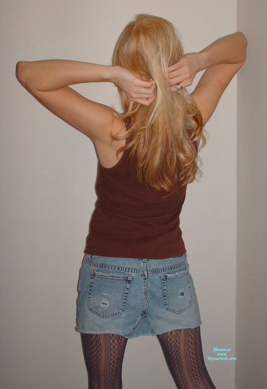 Pic #1 Topless Amateur FD Nina 23 Yo 2nd Time Private Shots