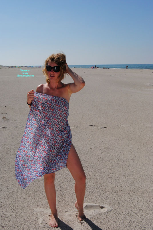 Pic #1 Nude Wife:&nbsp;Sun And ... Whatever :)