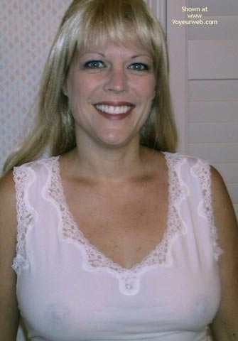 Pic #1Shannon Xxoo - Better When Wet