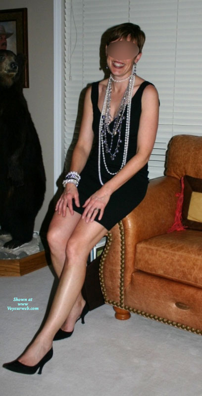 Pic #1Topless Wife After A Night Out