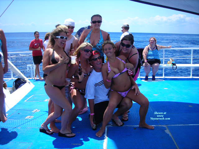Pic #1Amateur in Swimwear:&nbsp;A Cruise