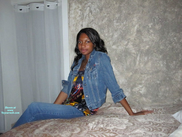 Pic #1 Topless Amateur Tuesday Evening