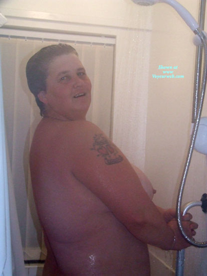 Pic #1Nude Girlfriend Shower Time