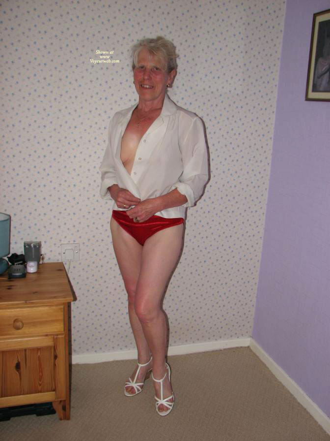 Pic #1 Nude Wife on heels Lady In Red