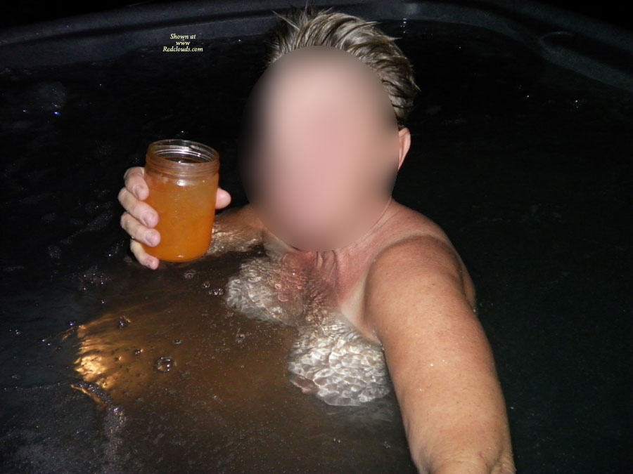 Pic #1Hot Tub
