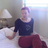 Dez On The Bed