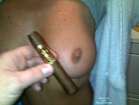 Pic #1Topless Amateur Schot First Time