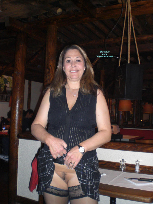 Pic #1Pantieless Me:&nbsp;Having Fun In A Restaurant Full Of People - Pantieless Girls