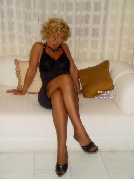 Pic #1Paula Is Giving Head