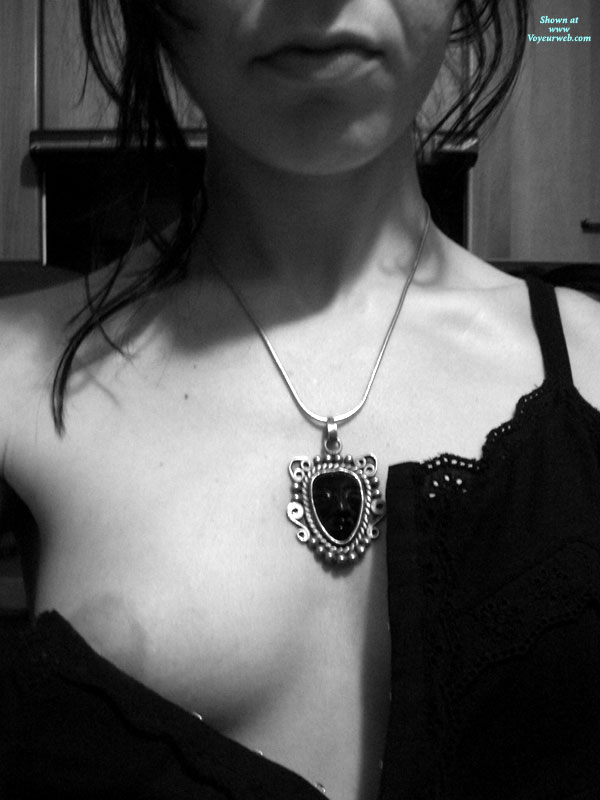 Pic #1 Topless Girlfriend The Mirror - Bw Girlfriend