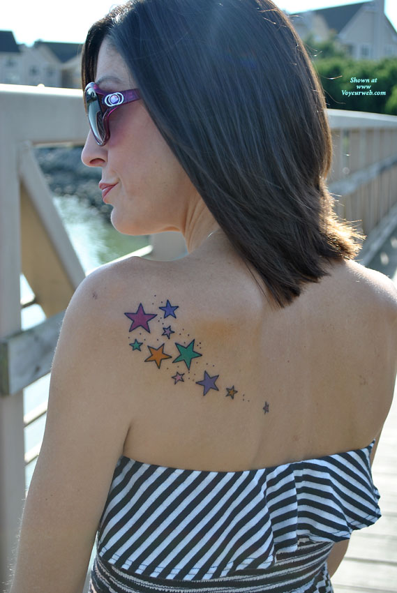 Pic #1Pantieless Wife:&nbsp;On The Bridge