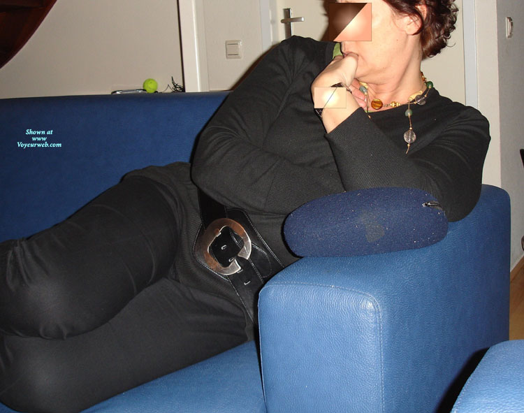 Pic #1Nude Wife Annalisa On The Couch