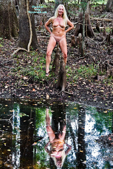 Pic #1Nude Friend:&nbsp;Ropes Ect....