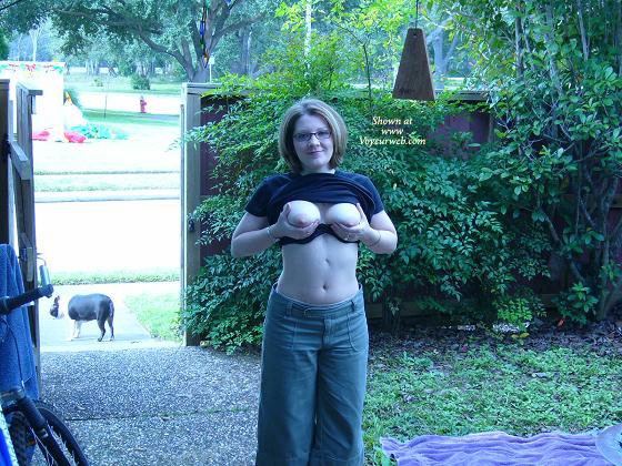 Pic #1Topless Amateur Hi