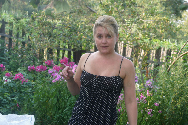 Pic #1 Topless Wife's Friend:&nbsp;Village