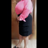 Pic #1Amateur's cleavage Ms.C Big Hourglass