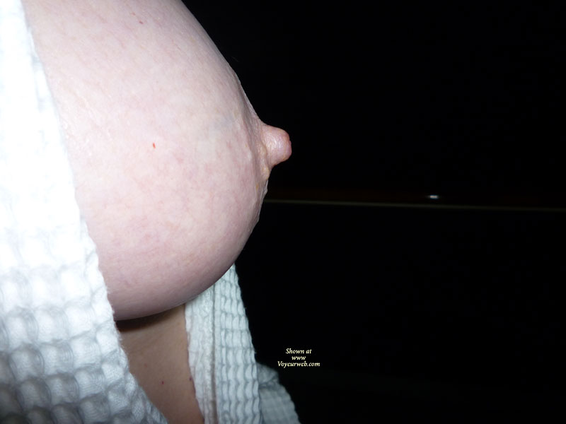 Pic #1 Nude Wife on heels:&nbsp;Cathy's Christmas # 2