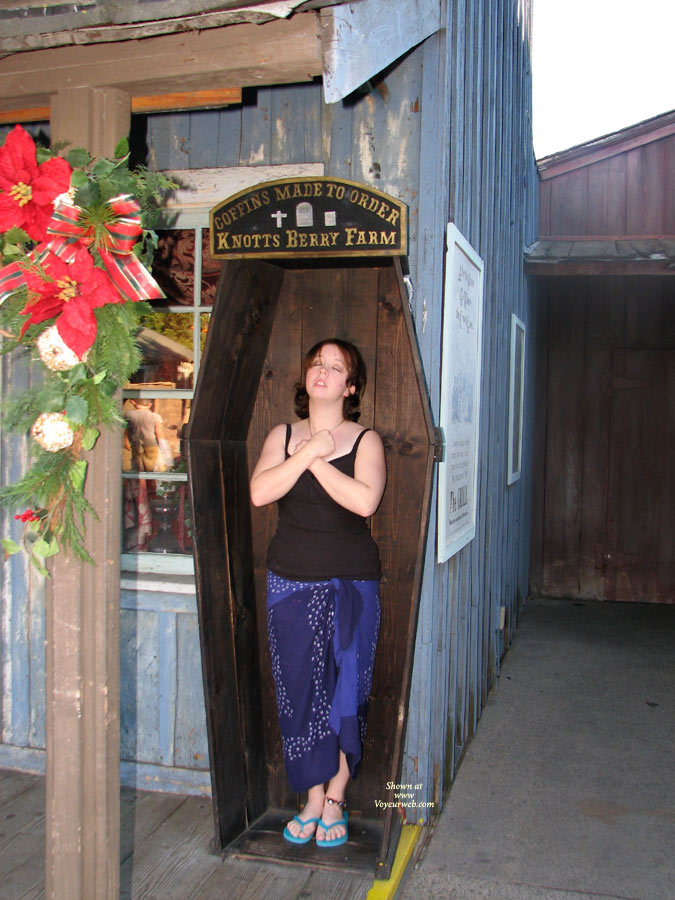 Pic #1Li'l φhi At Knott's Berry Farm Ii