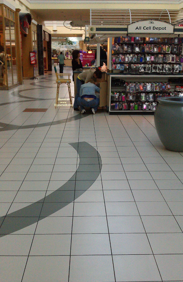 Pic #1Voyeur