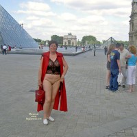 Pic #1Naked In The "louvre" In Paris