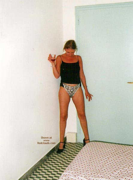 Pic #1Naked Girl